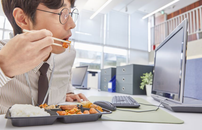 오늘도 이 모습으로 점심 먹나요? 위산역류 설사 위험 높아져